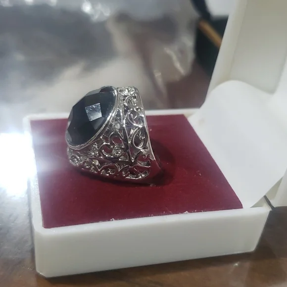 Ring size 6.5 Black - Picture 5 of 9